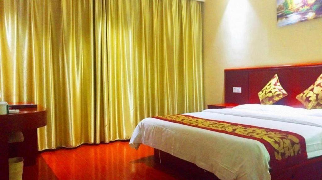 Greentree Inn Jiangsu Nantong Qidong Bus Station Express Hotel Hexingzhen Exteriör bild